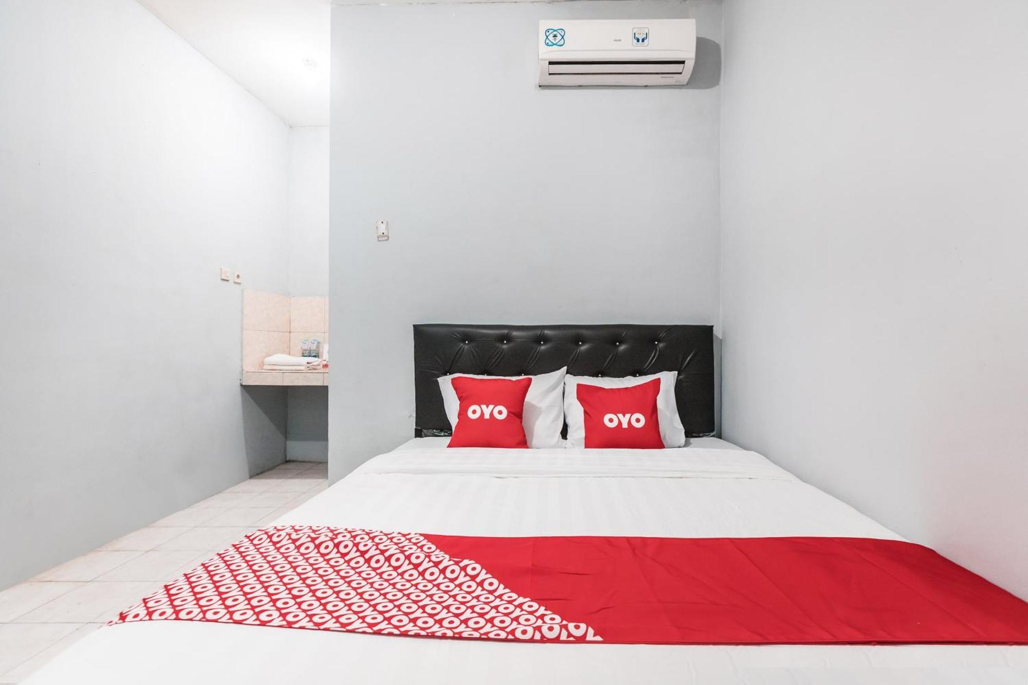 בקאסי Oyo Living 1756 Amira Guest House מראה חיצוני תמונה