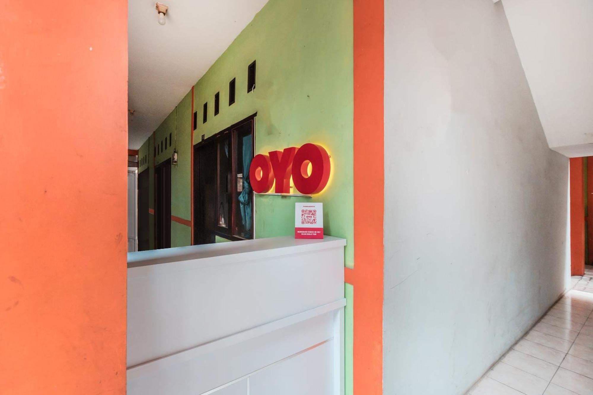 בקאסי Oyo Living 1756 Amira Guest House מראה חיצוני תמונה