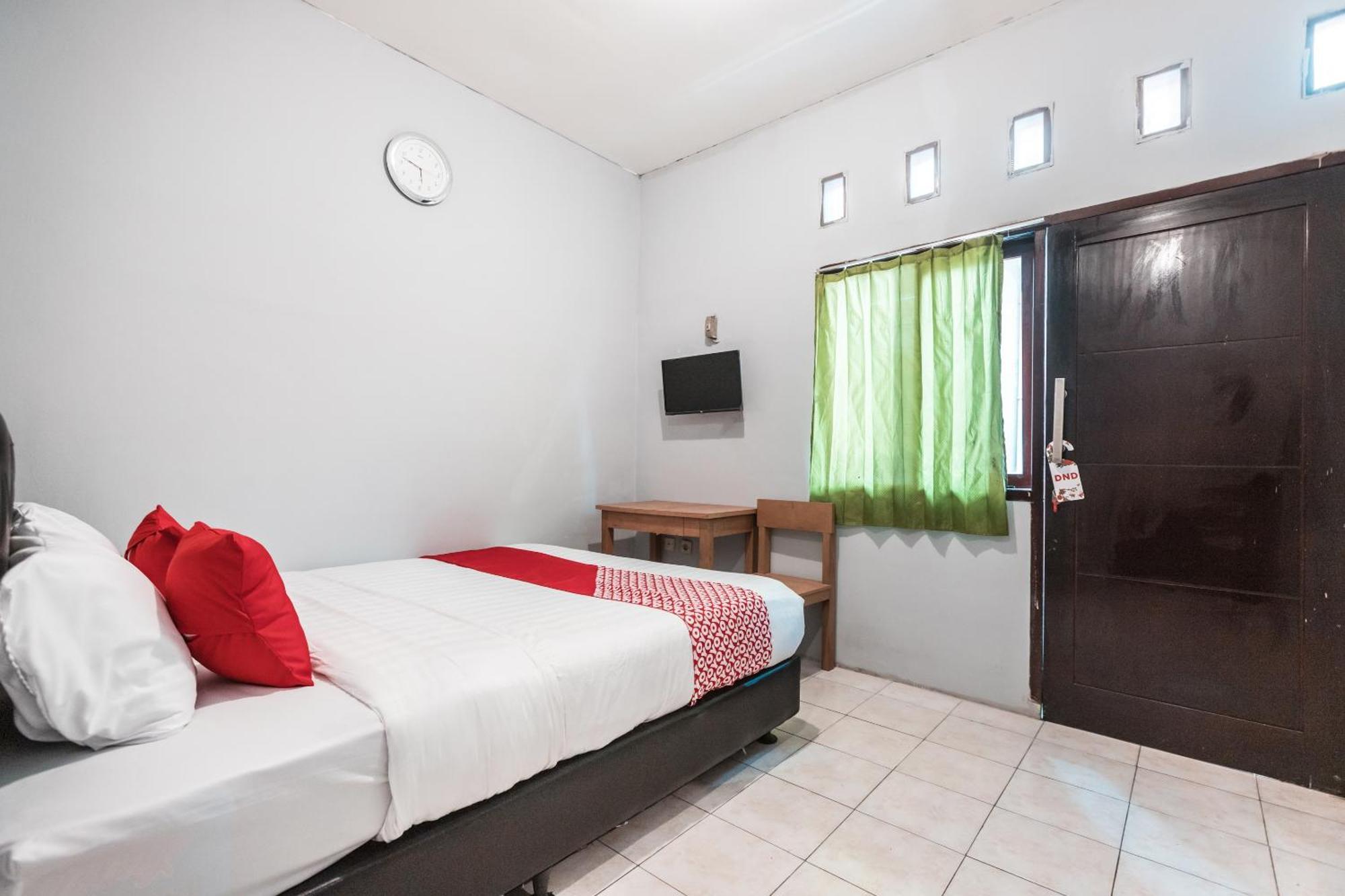 בקאסי Oyo Living 1756 Amira Guest House מראה חיצוני תמונה