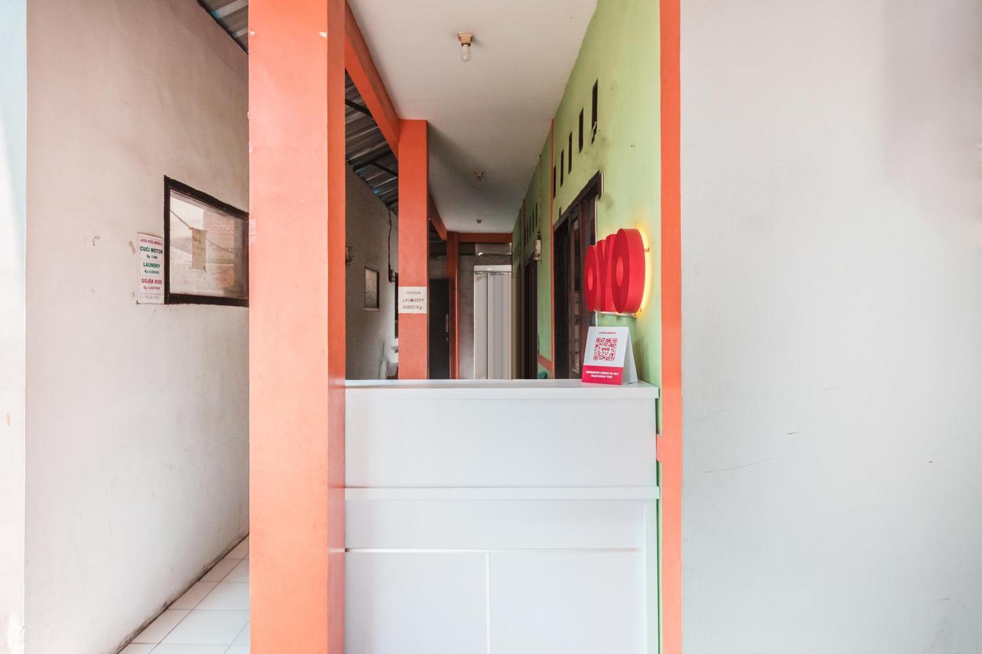 בקאסי Oyo Living 1756 Amira Guest House מראה חיצוני תמונה